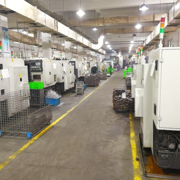 كيف تقوم الخراطة باستخدام الحاسب الآلي بتحويل التصنيع الدقيق؟