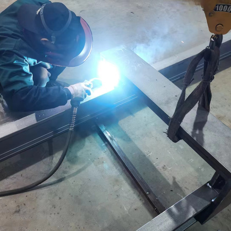 اللحام بالقوس المعدني المحمي (SMAW)